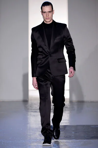 Look 18